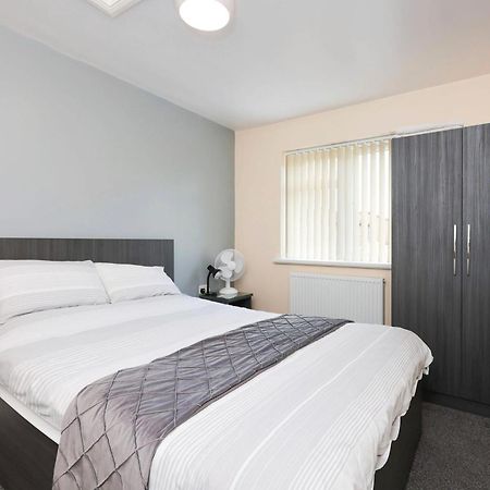 Oyo Honeycroft Lodge Uxbridge Exteriör bild