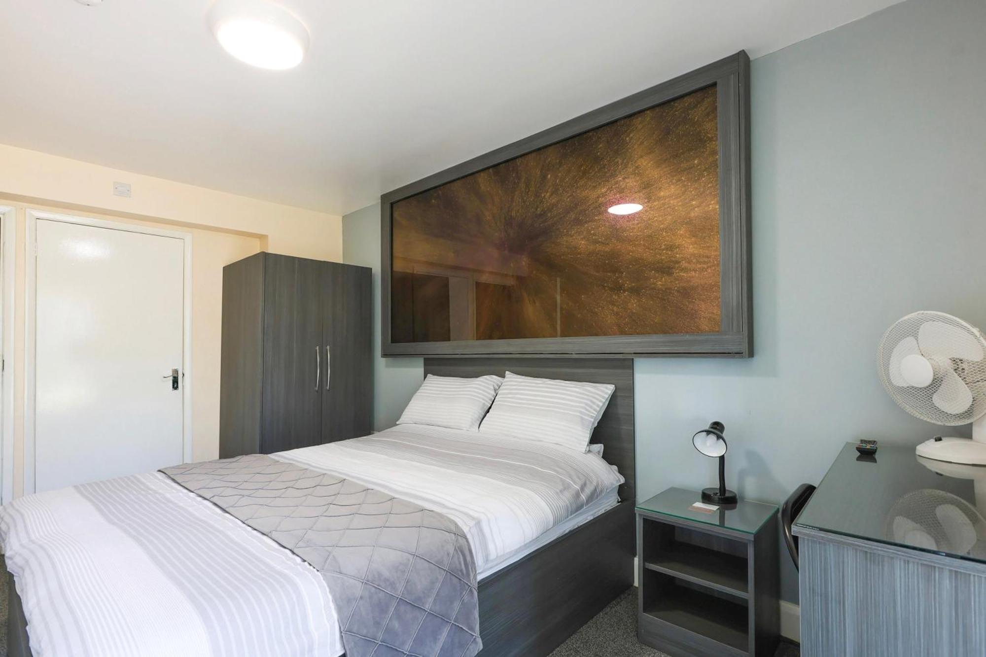 Oyo Honeycroft Lodge Uxbridge Exteriör bild