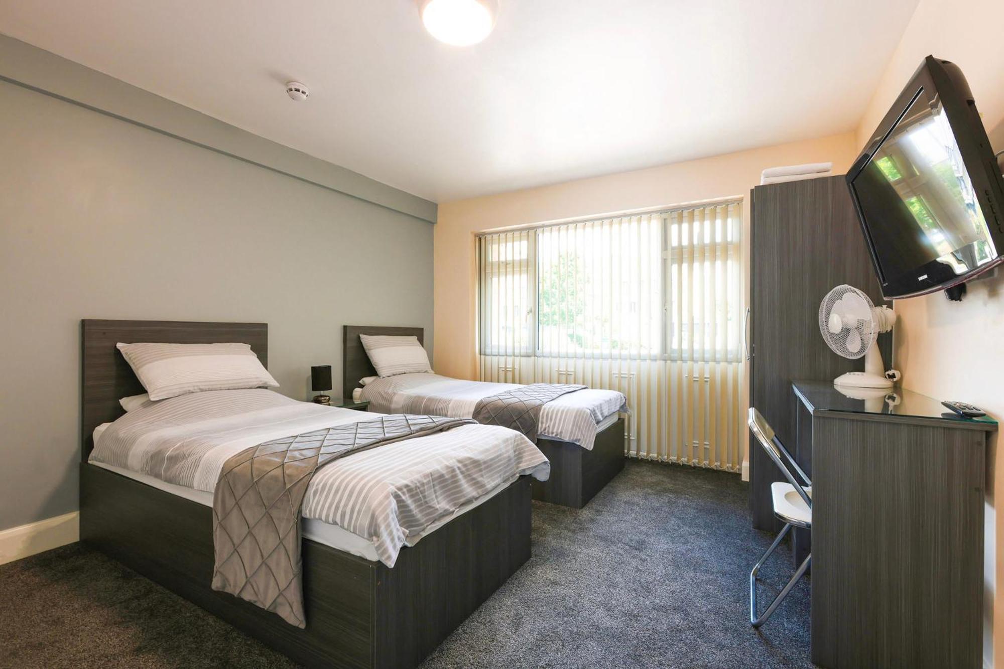 Oyo Honeycroft Lodge Uxbridge Exteriör bild